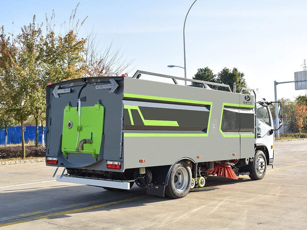 東風(fēng)多利卡D7洗掃車