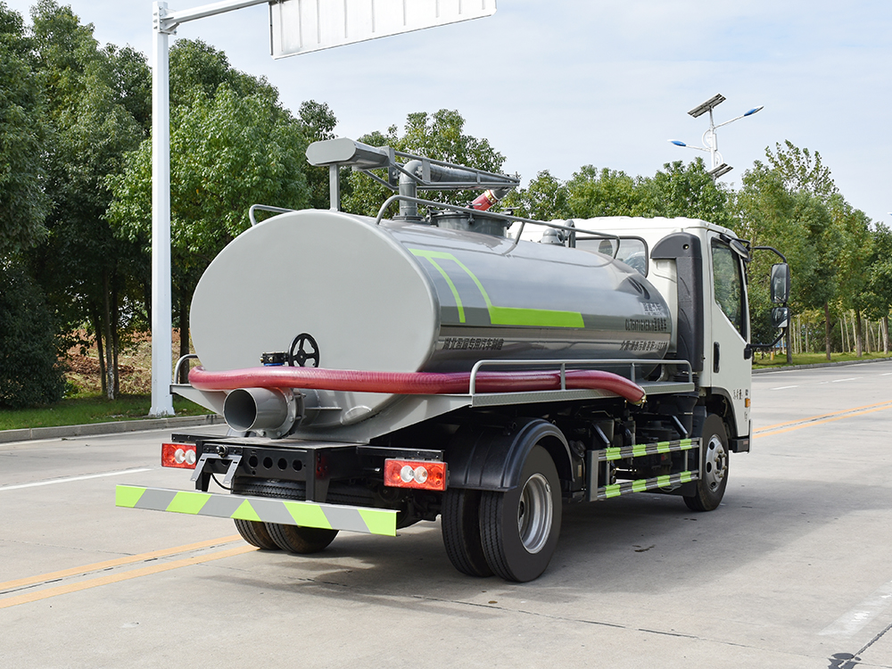 CLT5071GXEBJ6型吸糞車