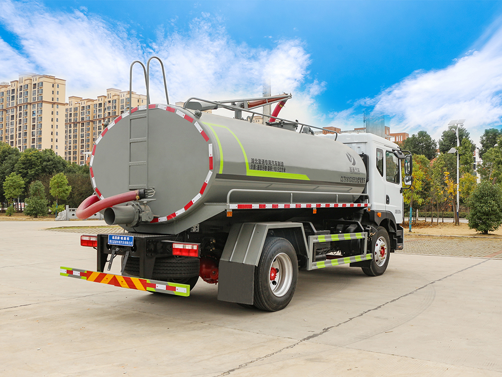 CLT5161GXEEQ6型吸糞車