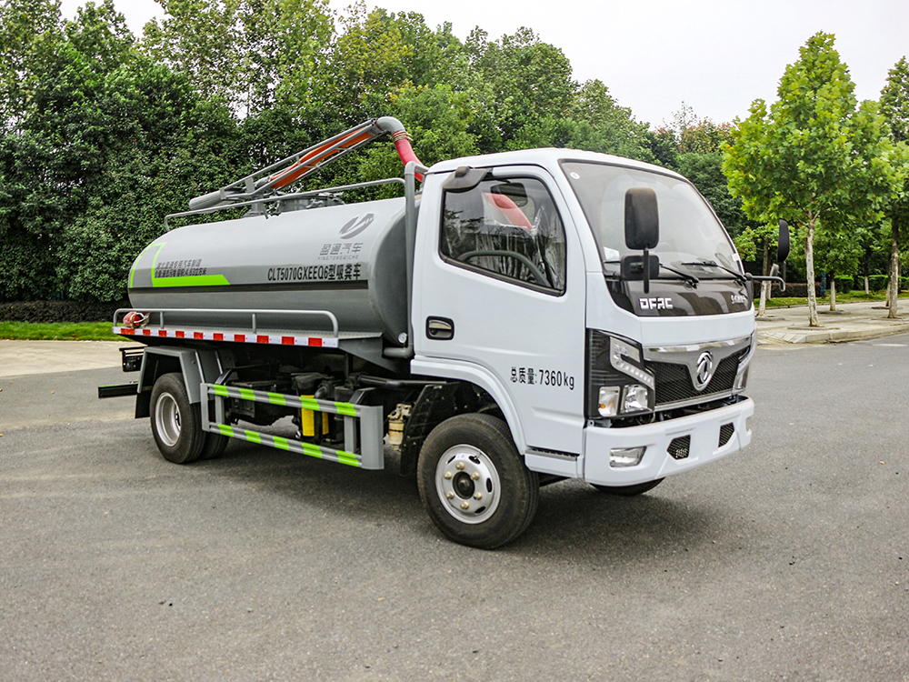 CLT5070GXEEQ6型吸糞車