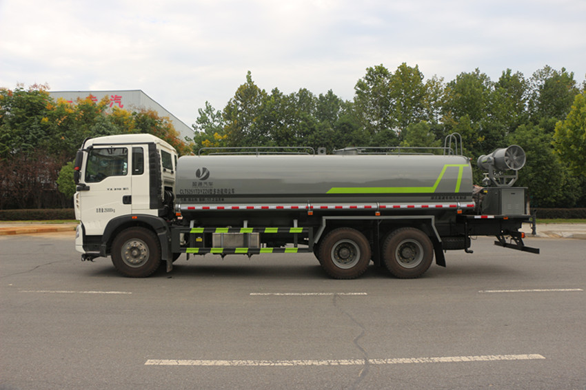 重汽豪沃22方抑塵車(chē)-霧炮車(chē)