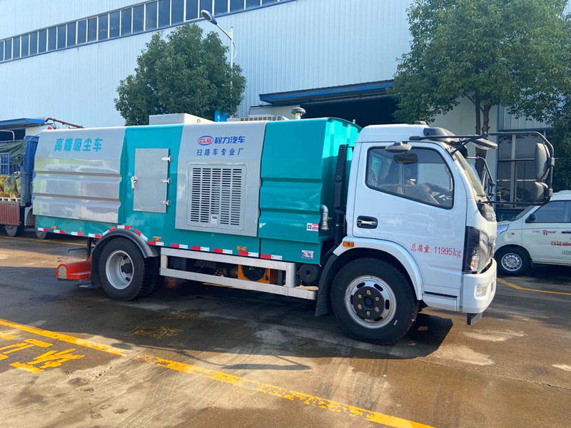 東風(fēng)8立方吸塵車(chē)-吸塵車(chē)生產(chǎn)廠家-程力道路吸塵車(chē)生產(chǎn)廠家