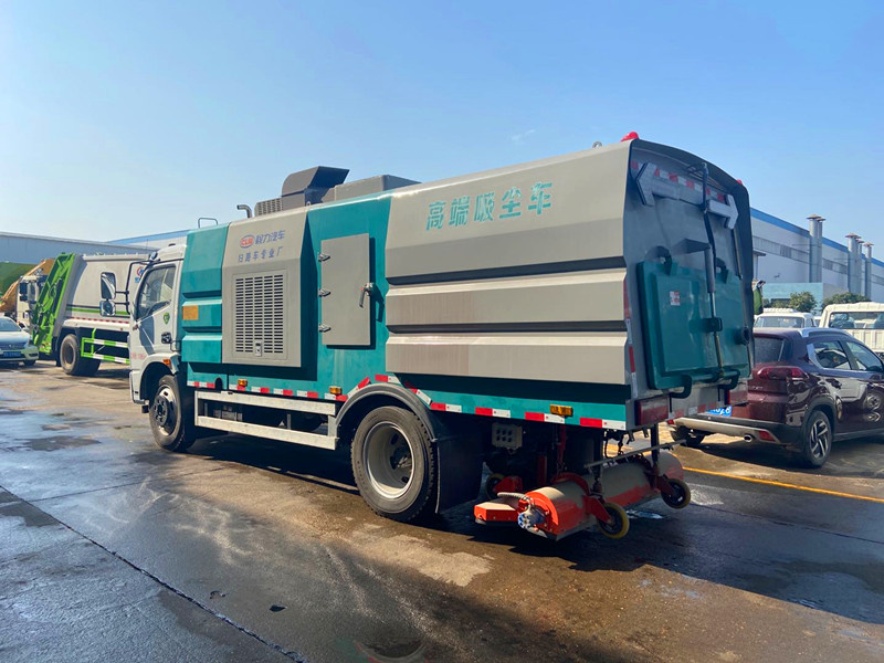 東風(fēng)8立方吸塵車(chē)-吸塵車(chē)生產(chǎn)廠家-程力道路吸塵車(chē)生產(chǎn)廠家